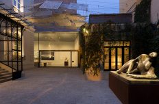 Amanda in discussion with Norman Foster on architecture and the digital world